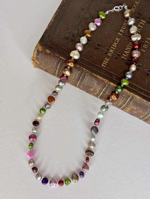 Multi-coloured Cultured Pearls Necklace